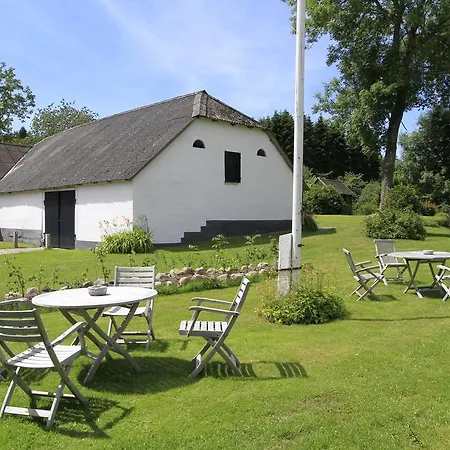 Bed and breakfast Tvaerskov Molle