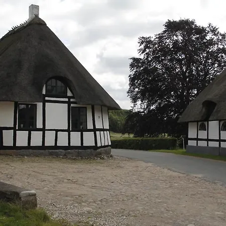 Bed and breakfast Tvaerskov Molle Morud